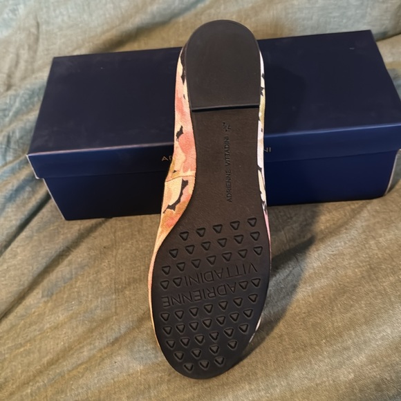 Adrienne Vittadini ladies shoe. - Picture 4 of 4